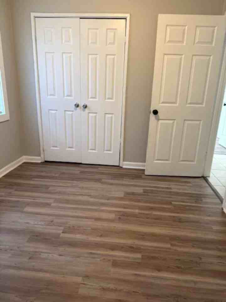 406 West Brooks Road - Photo 5 of 10