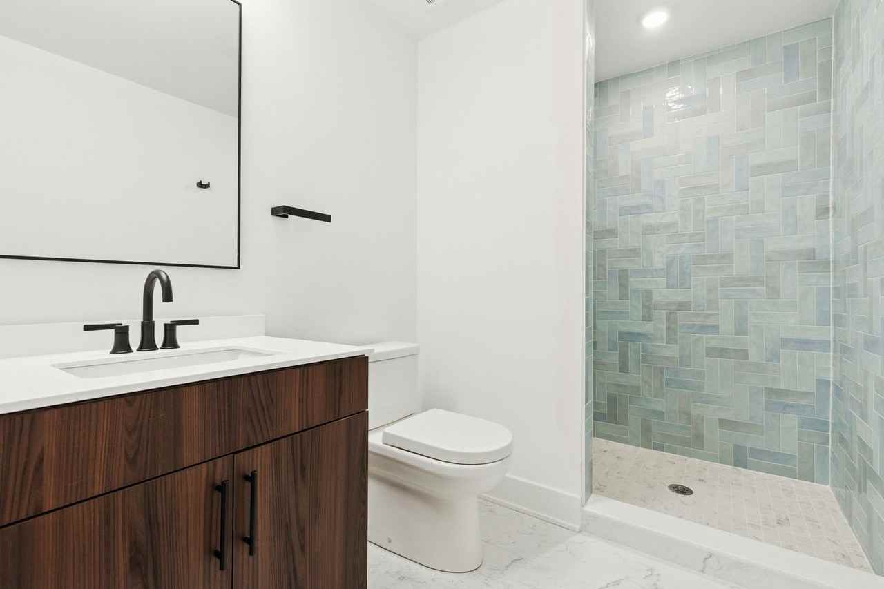 The Lane - Photo 2 of 26