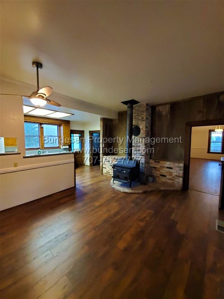 3501 Middle Road - Photo 4 of 21