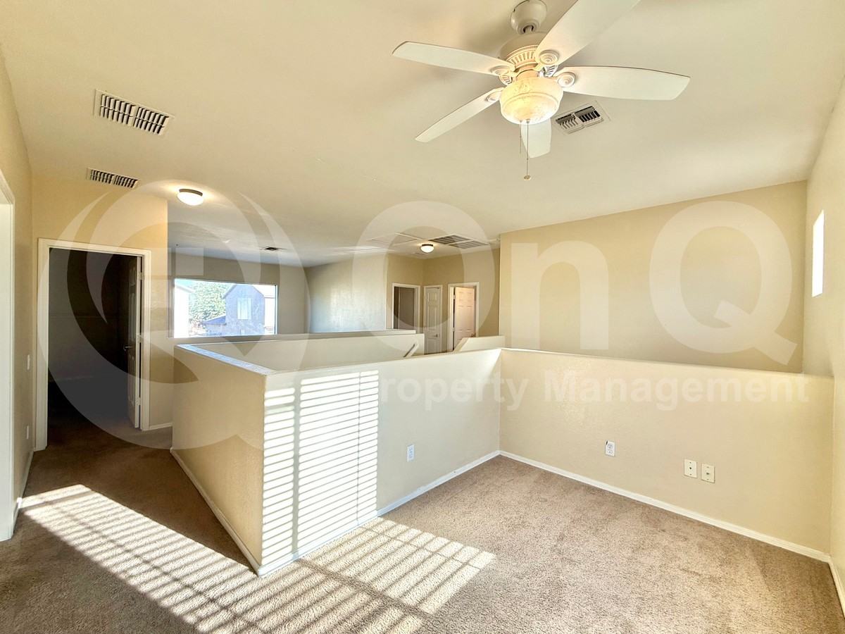 11642 W Tonto St - Photo 4 of 32