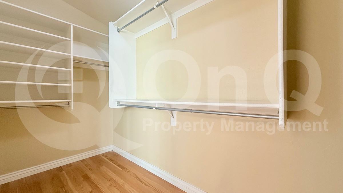 653 West Dexter Way - Photo 3 of 36