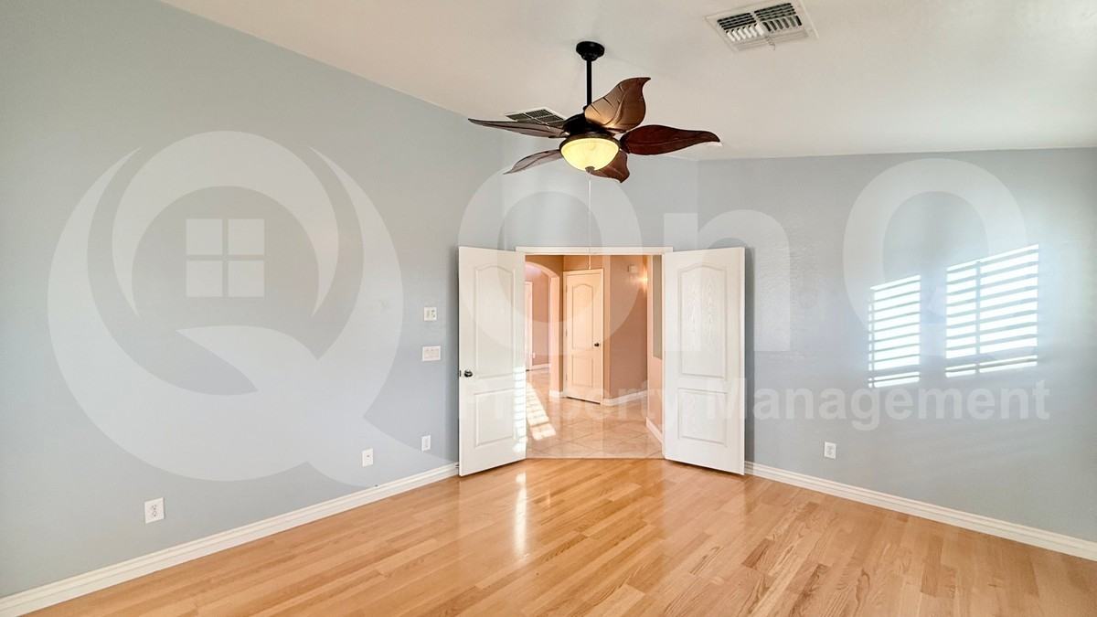 653 West Dexter Way - Photo 5 of 36