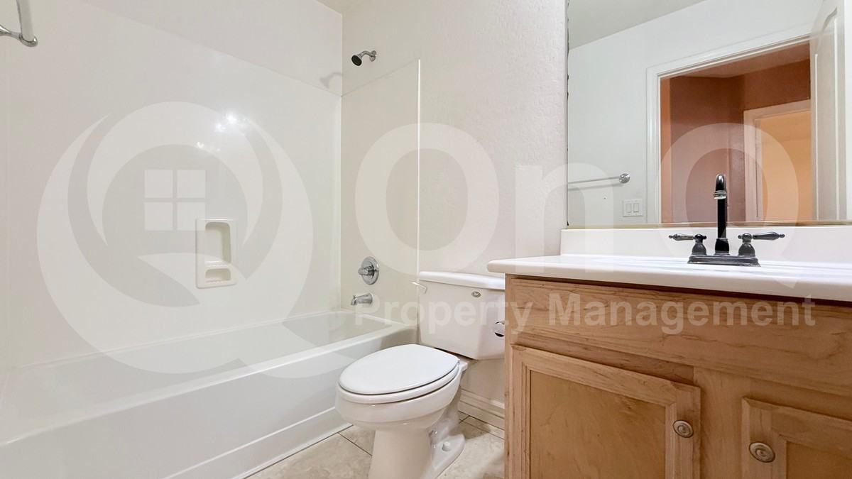 653 West Dexter Way - Photo 6 of 36