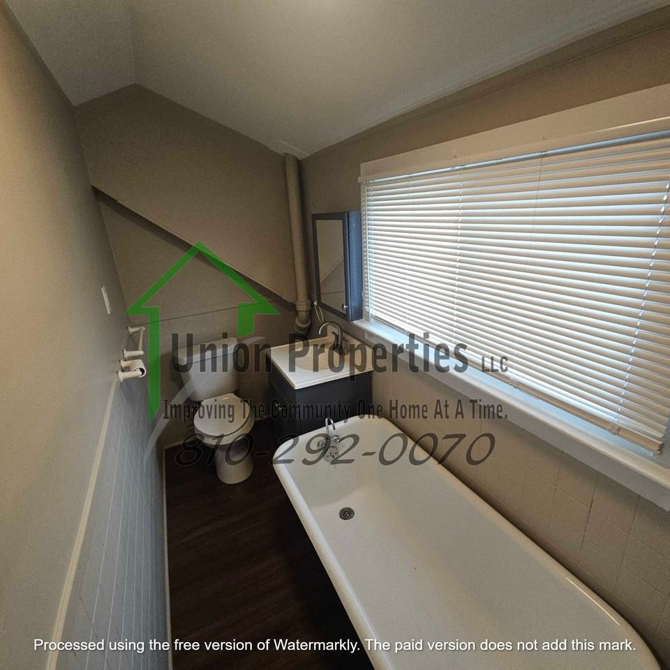 1042 Gillett Street - Photo 2 of 22