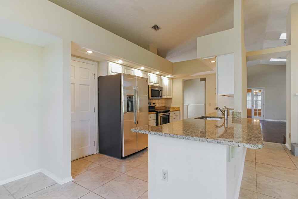 105 Harbour Island Ct - Photo 7 of 16