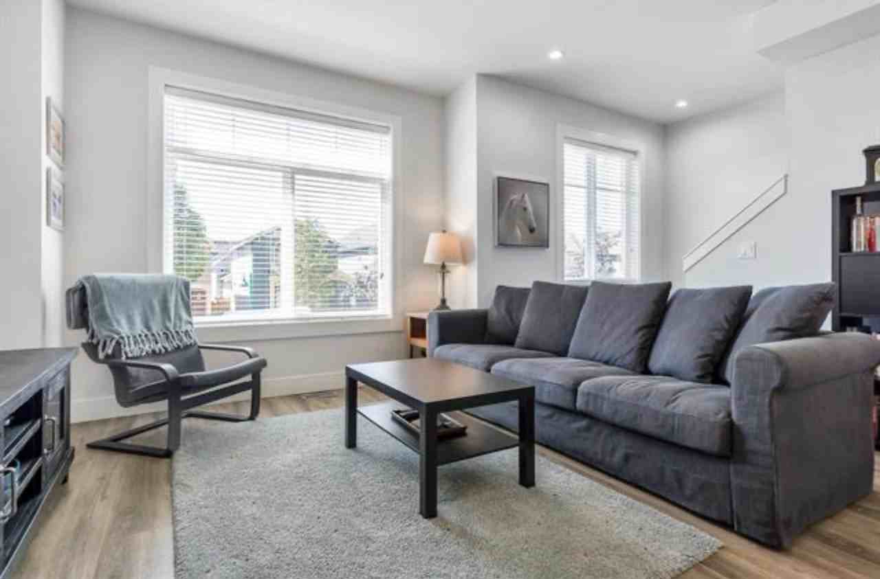 19239 70 Avenue - Photo 4 of 30