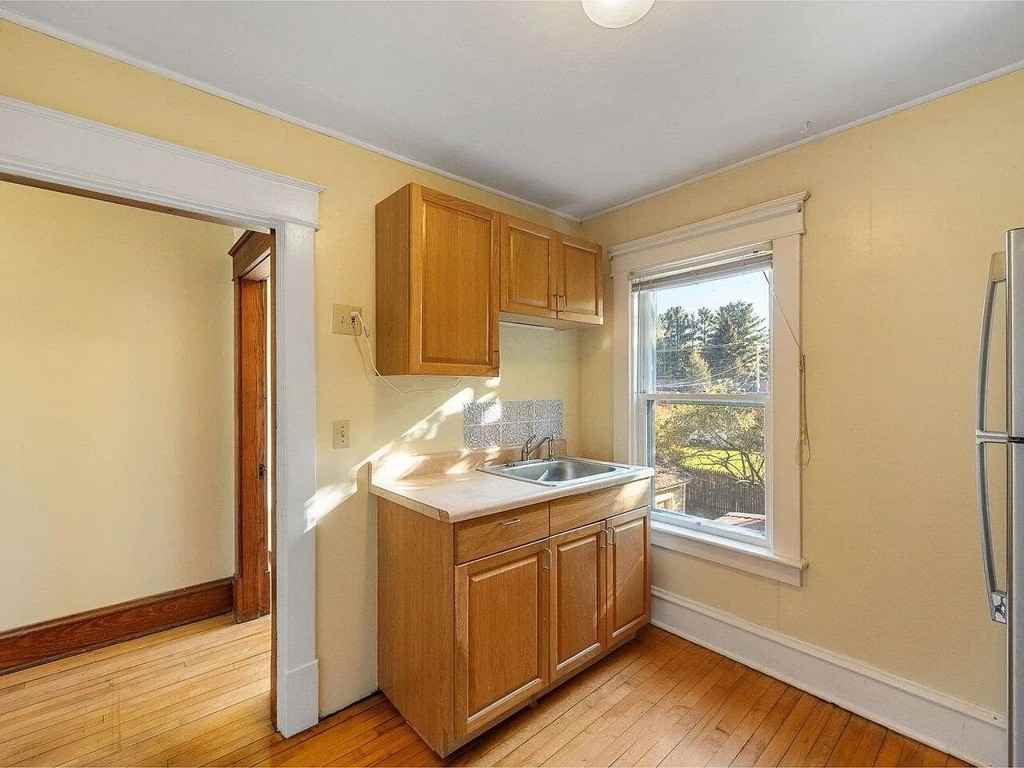 19 White Place #1-2 - Photo 3 of 12