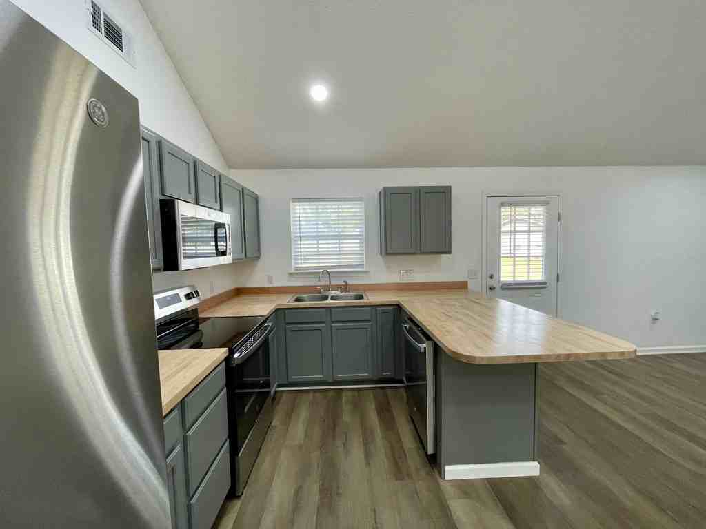 106 Old Stillwell Road - Photo 5 of 17