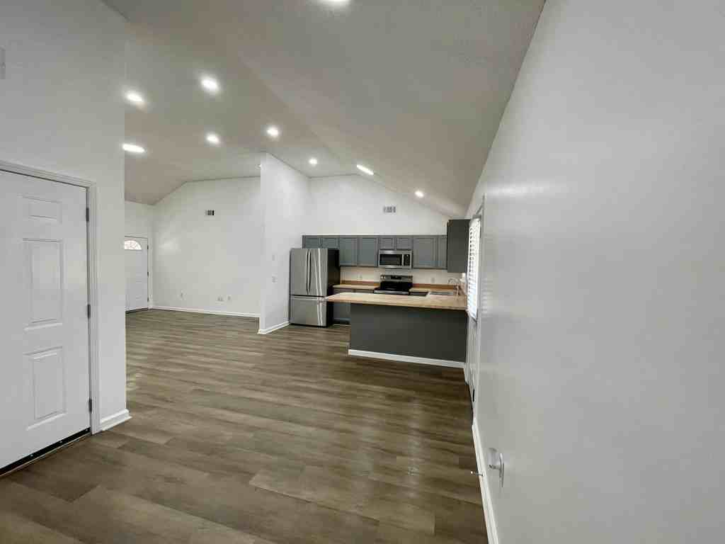 106 Old Stillwell Road - Photo 7 of 17