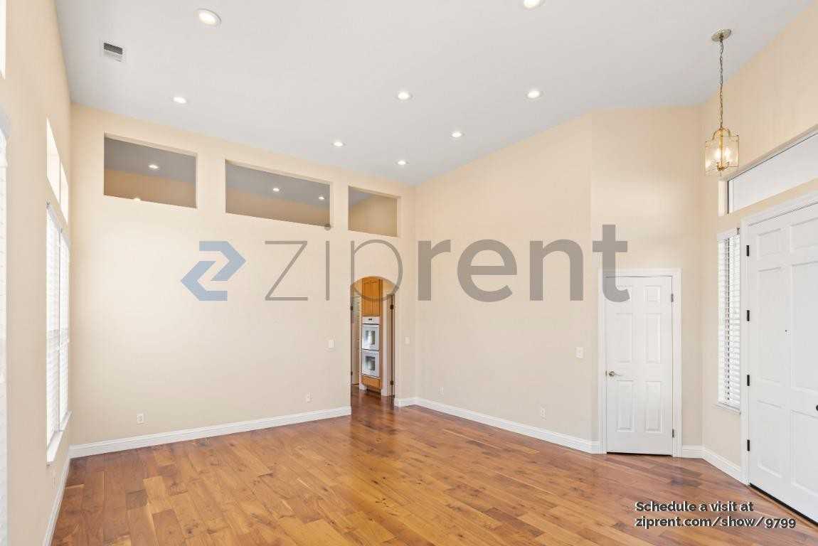 1468 Bergerac Dr - Photo 4 of 20