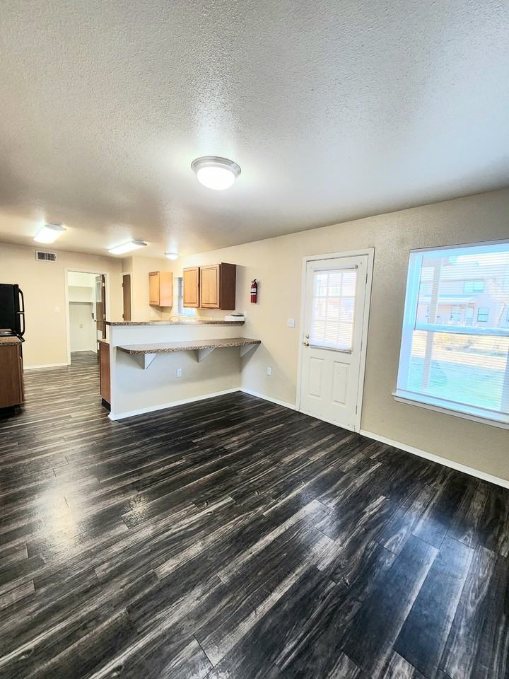 4140 Lew Wallace Drive - Photo 6 of 20