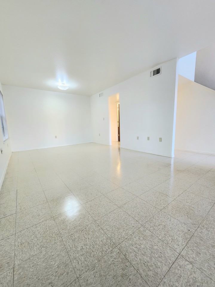 312 Fireball Drive - Photo 3 of 20