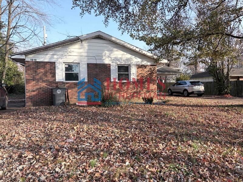 1610 Polster Drive - Photo 2 of 10