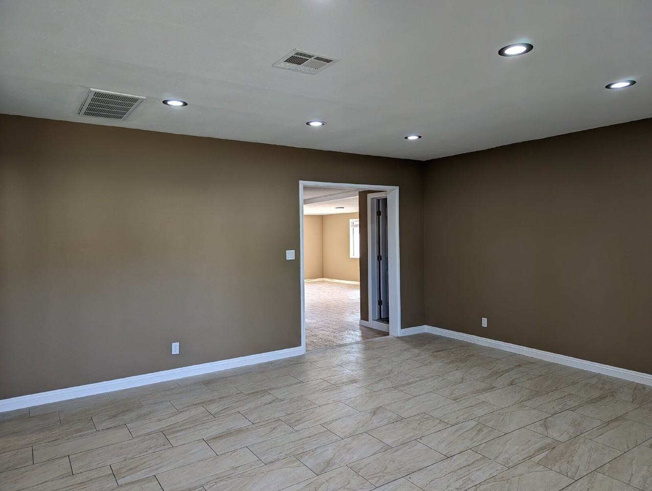 E Highland Ct - Photo 2 of 14