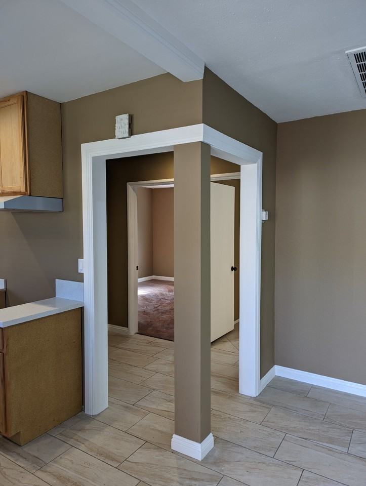 E Highland Ct - Photo 4 of 14