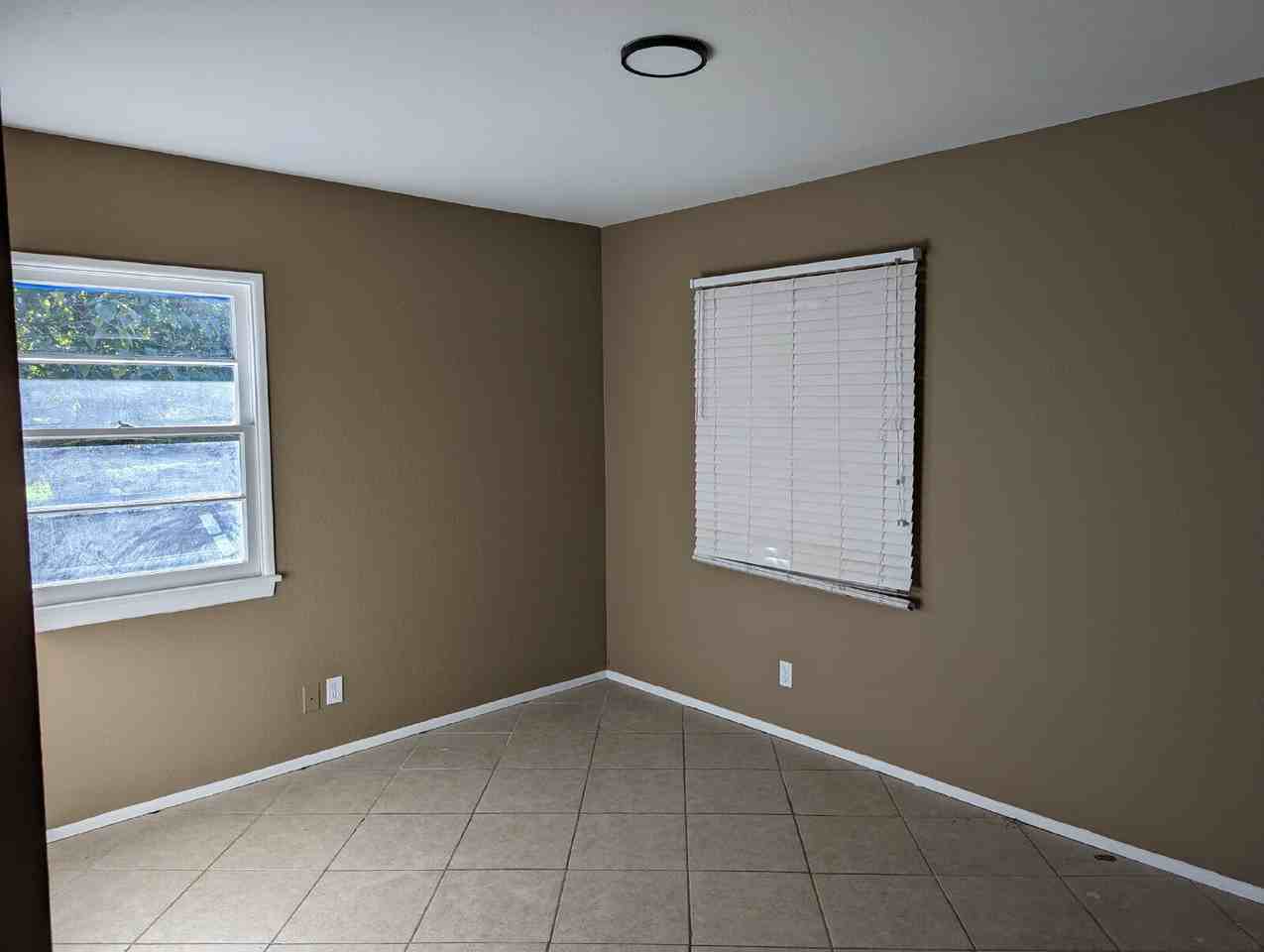 E Highland Ct - Photo 5 of 14