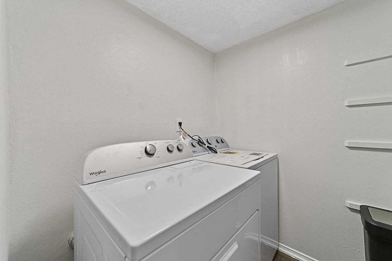 Lakeside Apartments - Photo 7 of 46