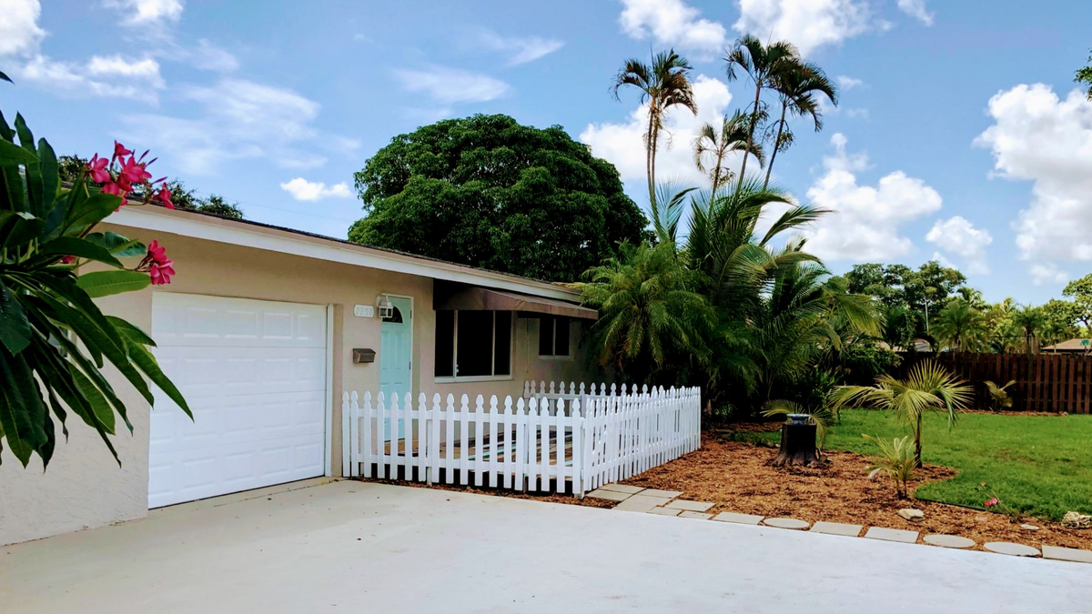 2250 Southwest 38th Avenue - Photo 6 of 14