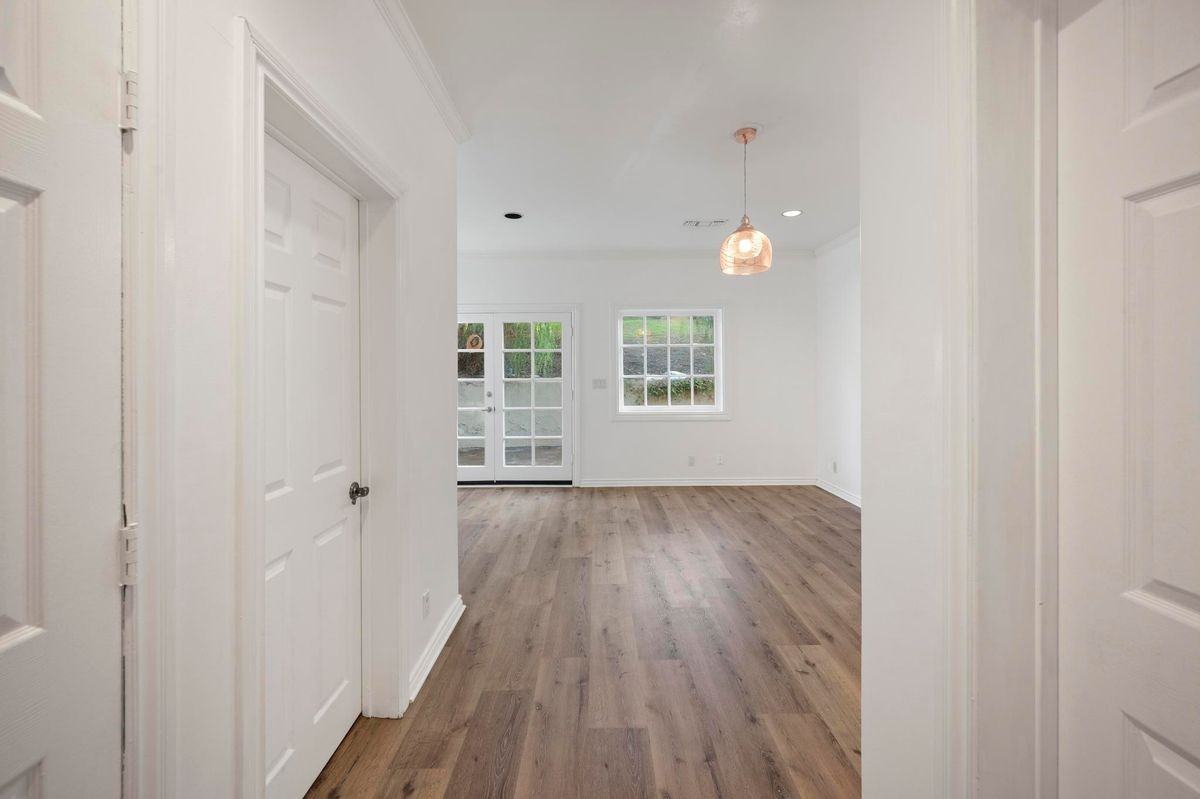 28510 W Driver Avenue - Photo 5 of 50