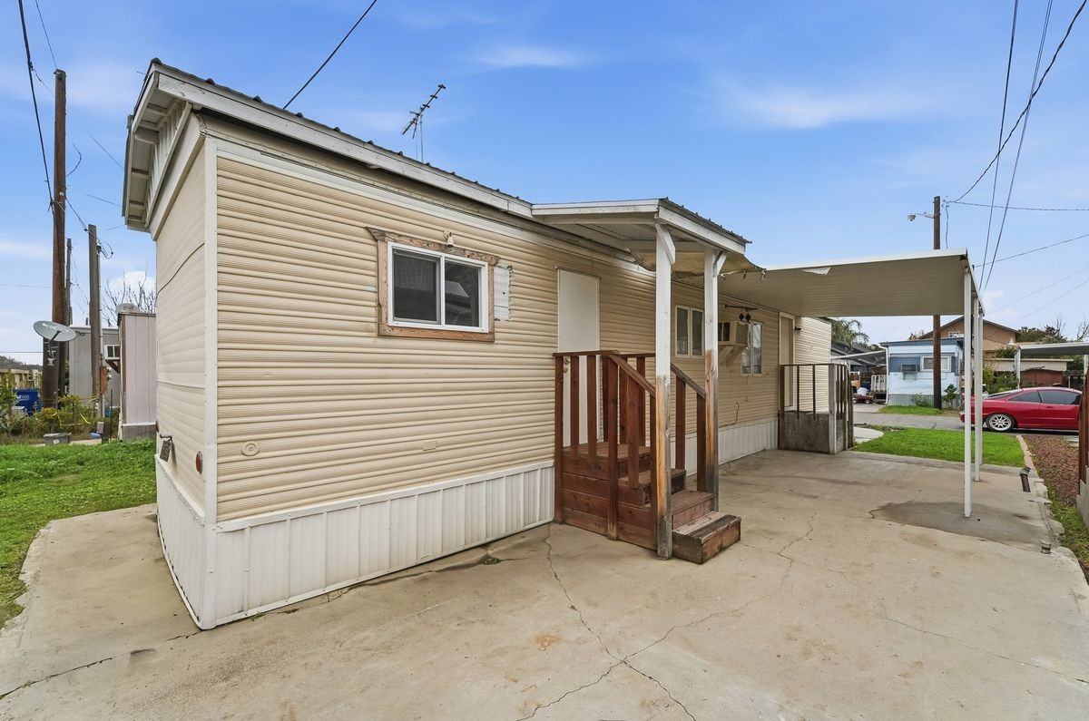 2612 Charles Street ##16 - Photo 3 of 17