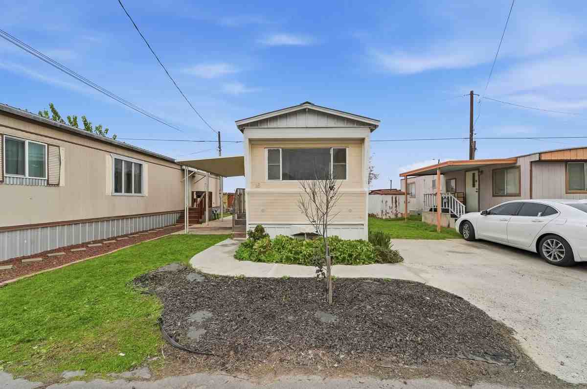 2612 Charles Street ##16 - Photo 4 of 17