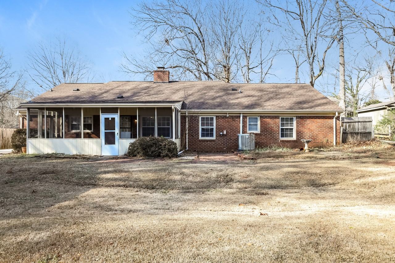 4415 Woods End Ln - Photo 2 of 19