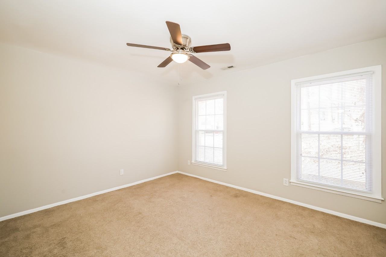 4415 Woods End Ln - Photo 5 of 19