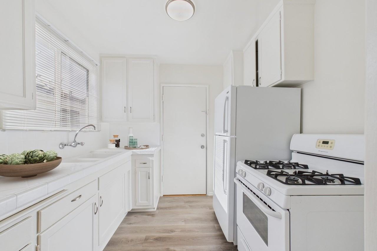 421 San Vicente Apartments - Photo 2 of 28