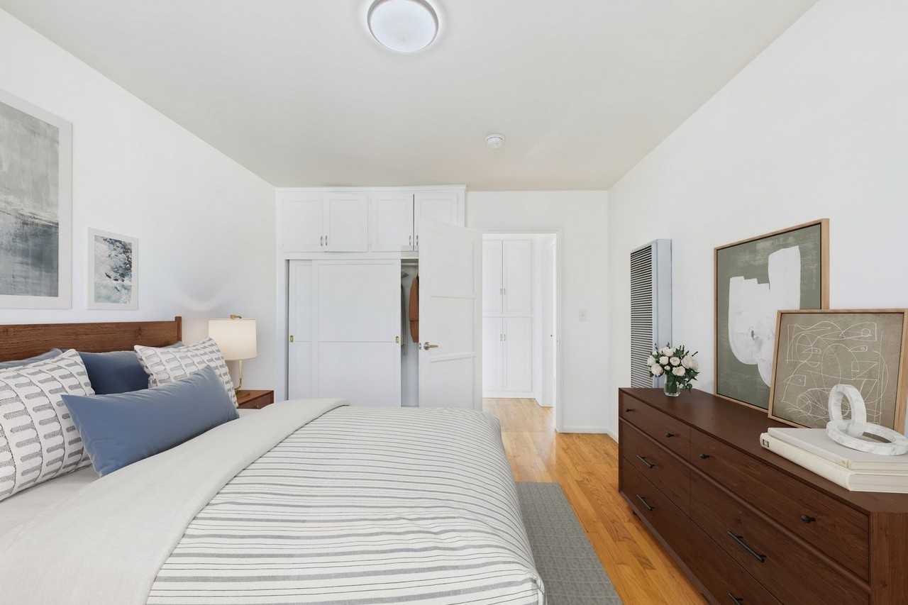 421 San Vicente Apartments - Photo 4 of 28