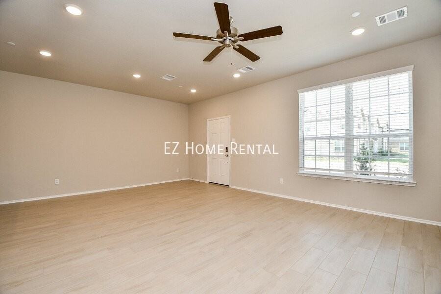 2914 Scanlan Meadow - Photo 4 of 32