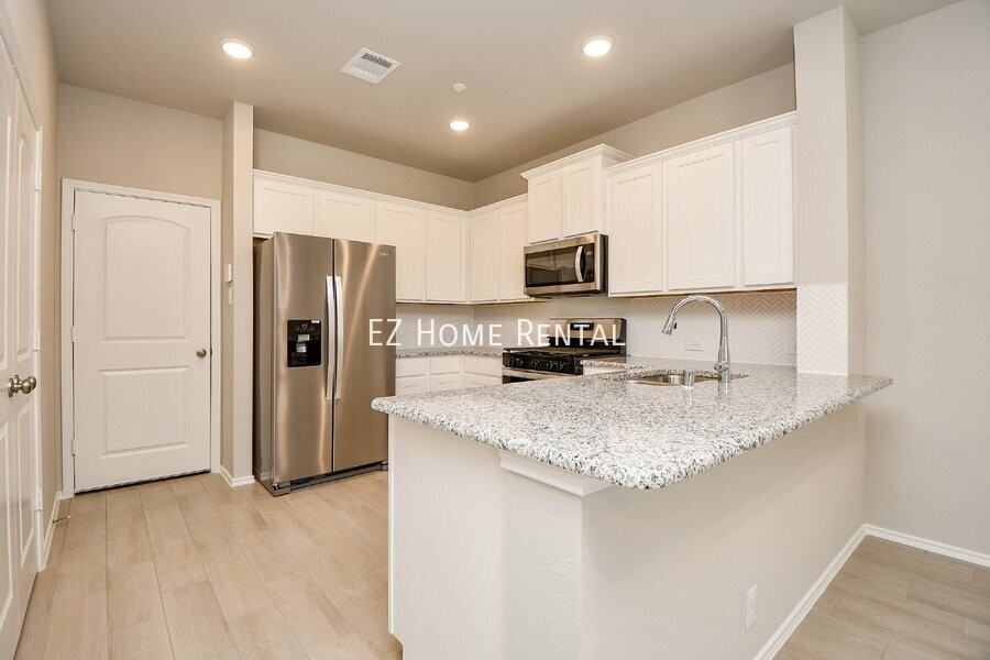 2914 Scanlan Meadow - Photo 6 of 32