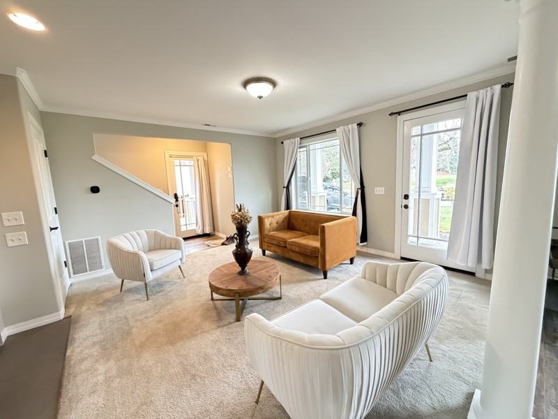 1854 Hillcrest Avenue - Photo 5 of 16