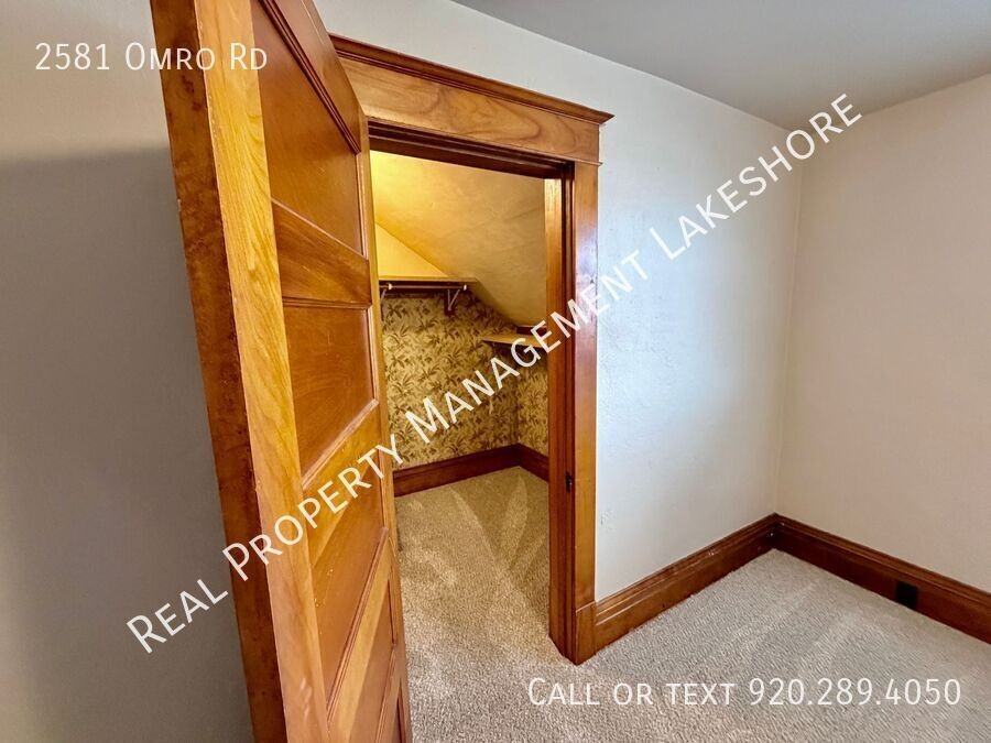 2581 Omro Road - Photo 7 of 27