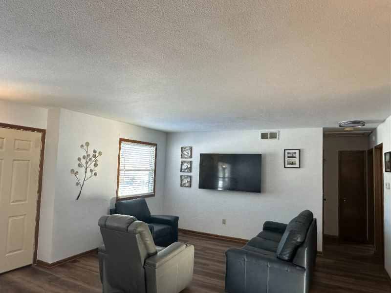 1511 Hyvue Street - Photo 3 of 7