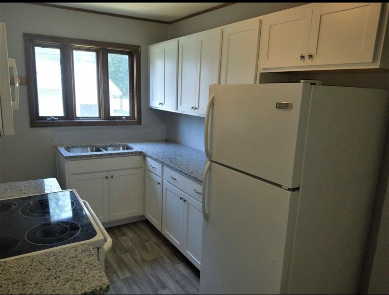 504 Parkwood Street - Photo 3 of 11