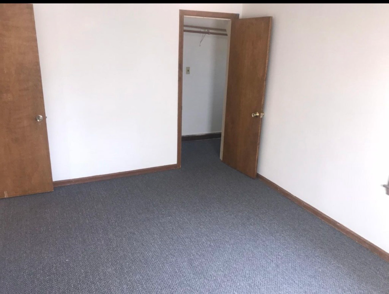 504 Parkwood Street - Photo 6 of 11