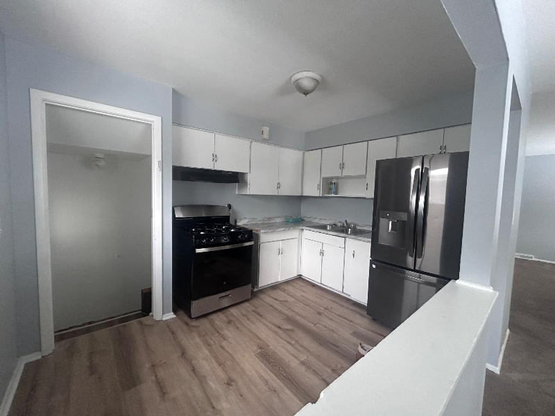 4655 East 175th Street - Photo 4 of 16