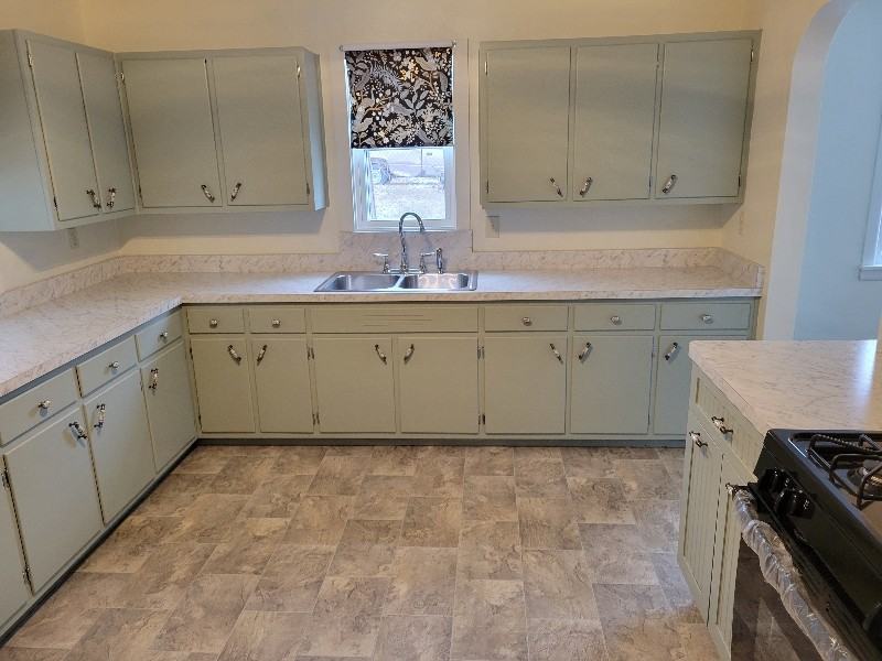 2413 West 27th Street - Photo 6 of 15