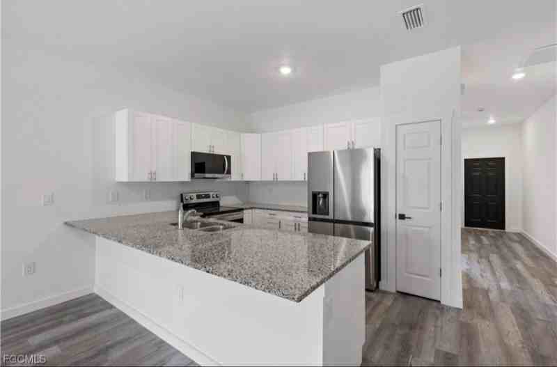 1025 Meadow Road - Photo 3 of 14