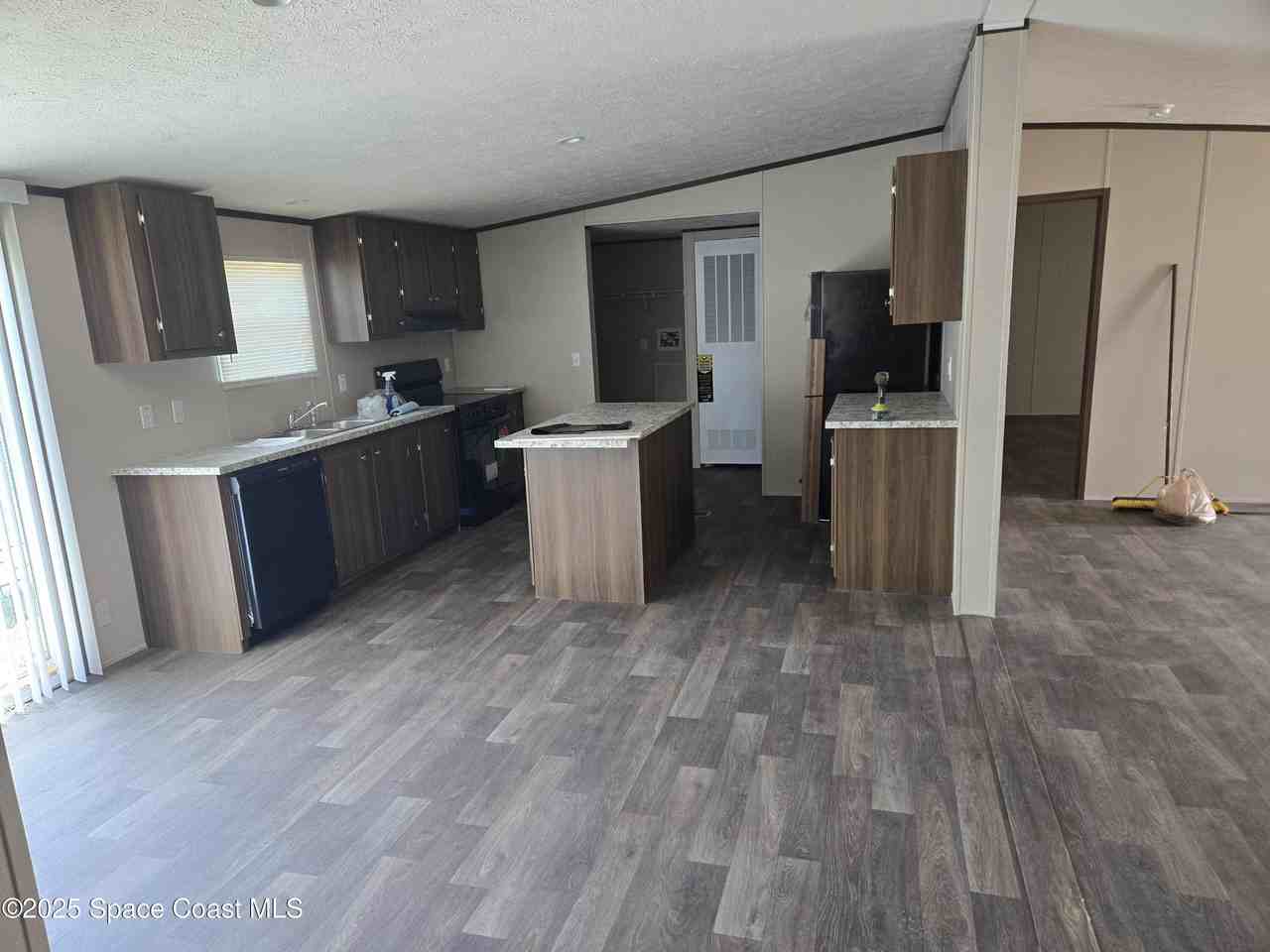 2534 Amberly Road Northeast #2534 - Photo 2 of 6