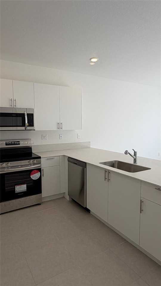 15616 Southwest 276th Street #15616 - Photo 3 of 18