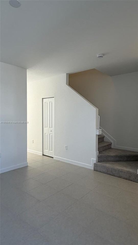 15616 Southwest 276th Street #15616 - Photo 6 of 18