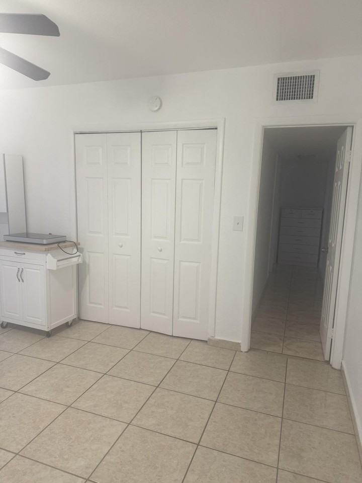 3335 West 8th Avenue #3335 - Photo 4 of 10