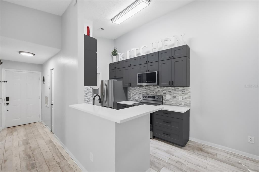 2532 Grassy Point Drive #2532-206 - Photo 5 of 37