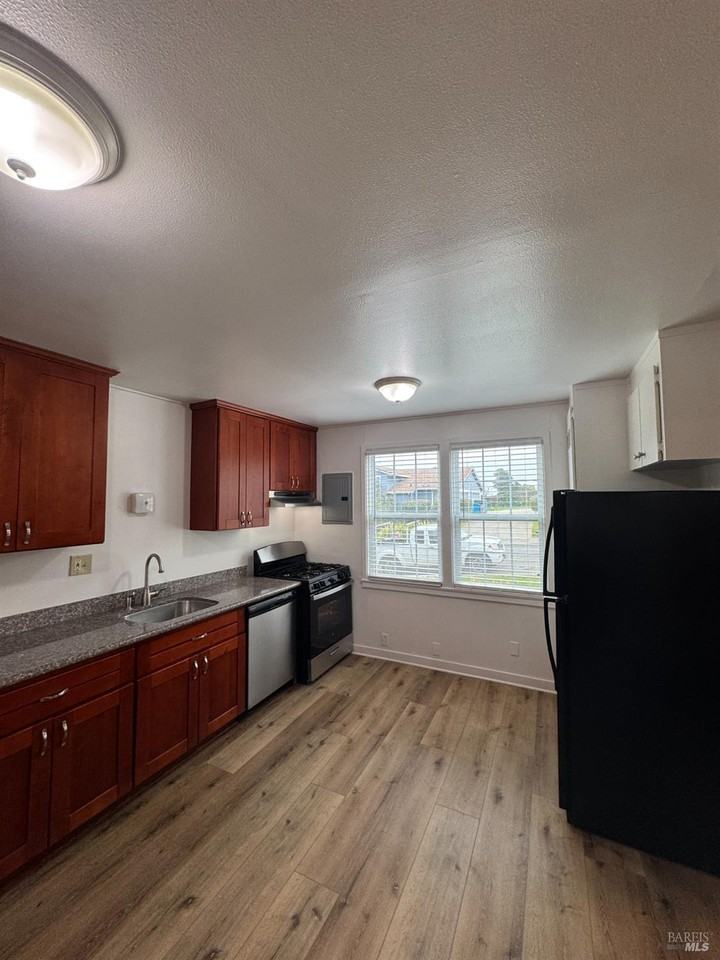 66 Parrott Street #66 - Photo 3 of 32