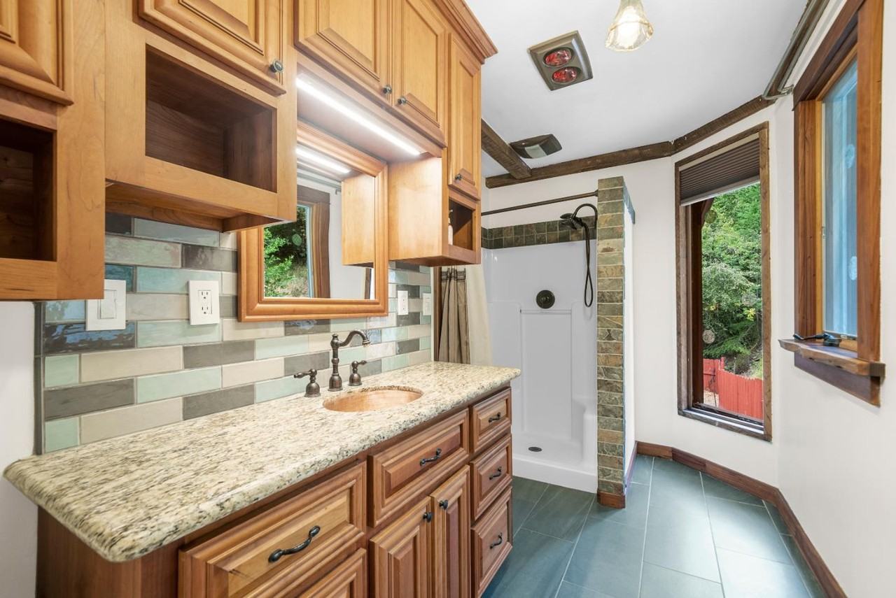 Creek #975 - Photo 4 of 41