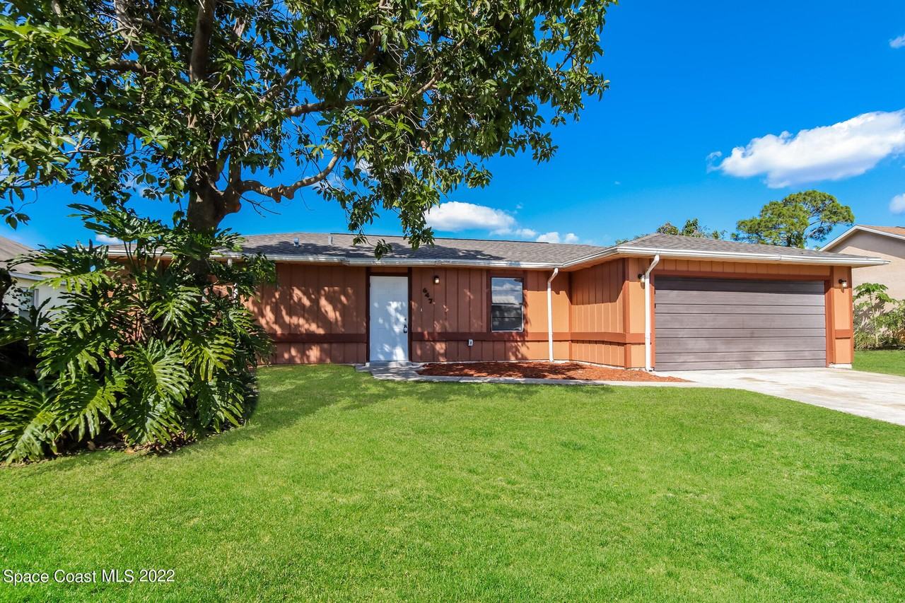 647 Pampas Street Northwest #647 - Photo 5 of 16