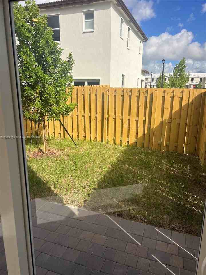 Southeast 27th Drive #2633 - Photo 5 of 10