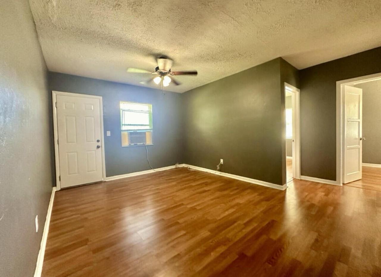 24 Sw 10th Ave #24 - Photo 2 of 25