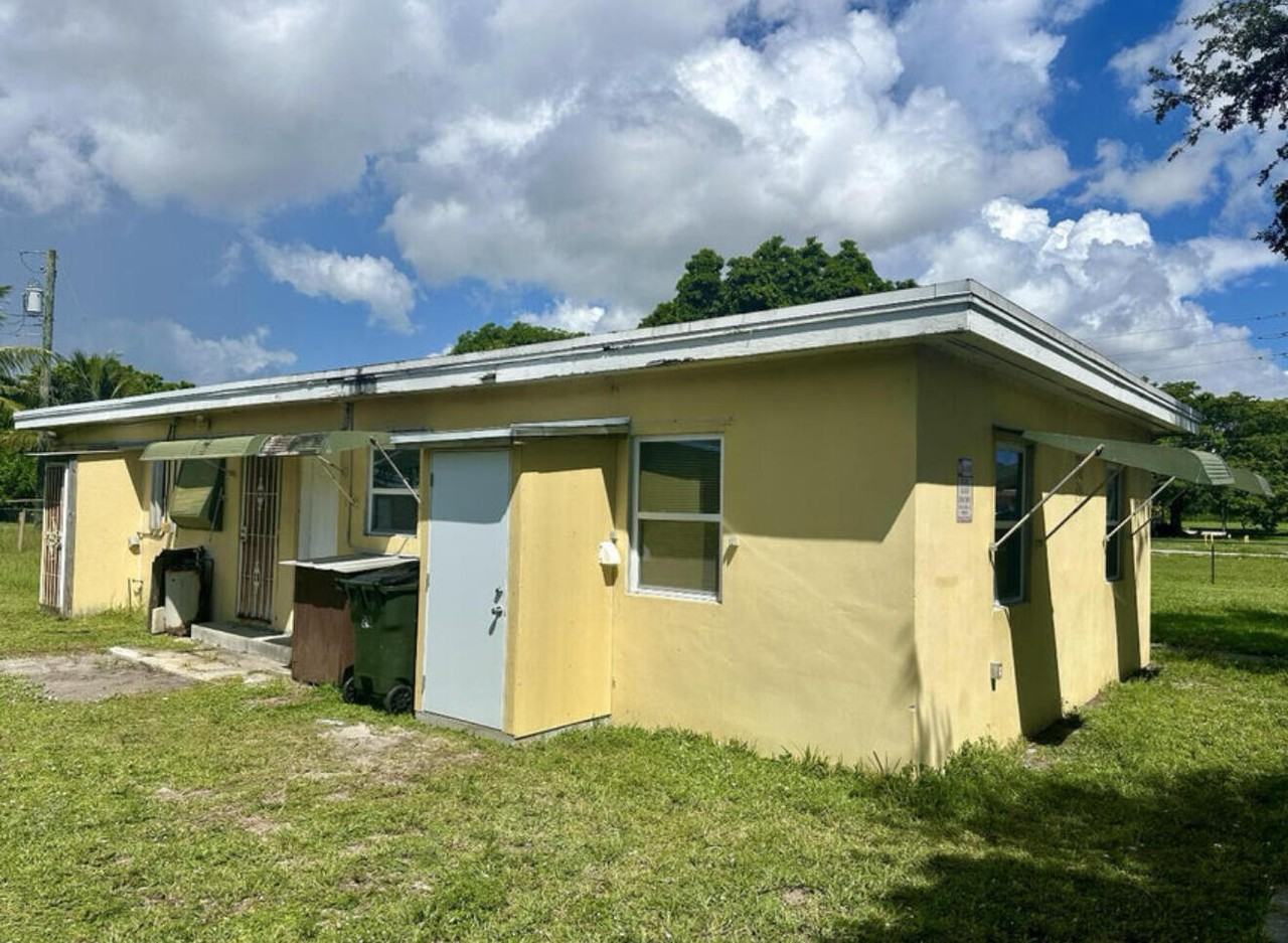 24 Sw 10th Ave #24 - Photo 5 of 25